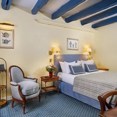 Le Relais Montmartre 4* Parigi