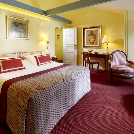 Le Relais Montmartre Parigi