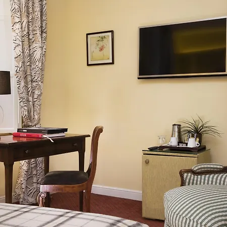 Hotel Le Relais Montmartre 4*