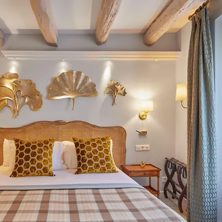 Le Relais Montmartre Parigi