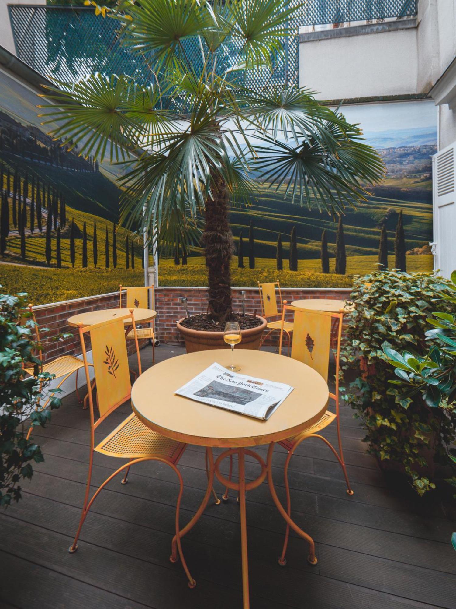 Le Relais Montmartre Parigi