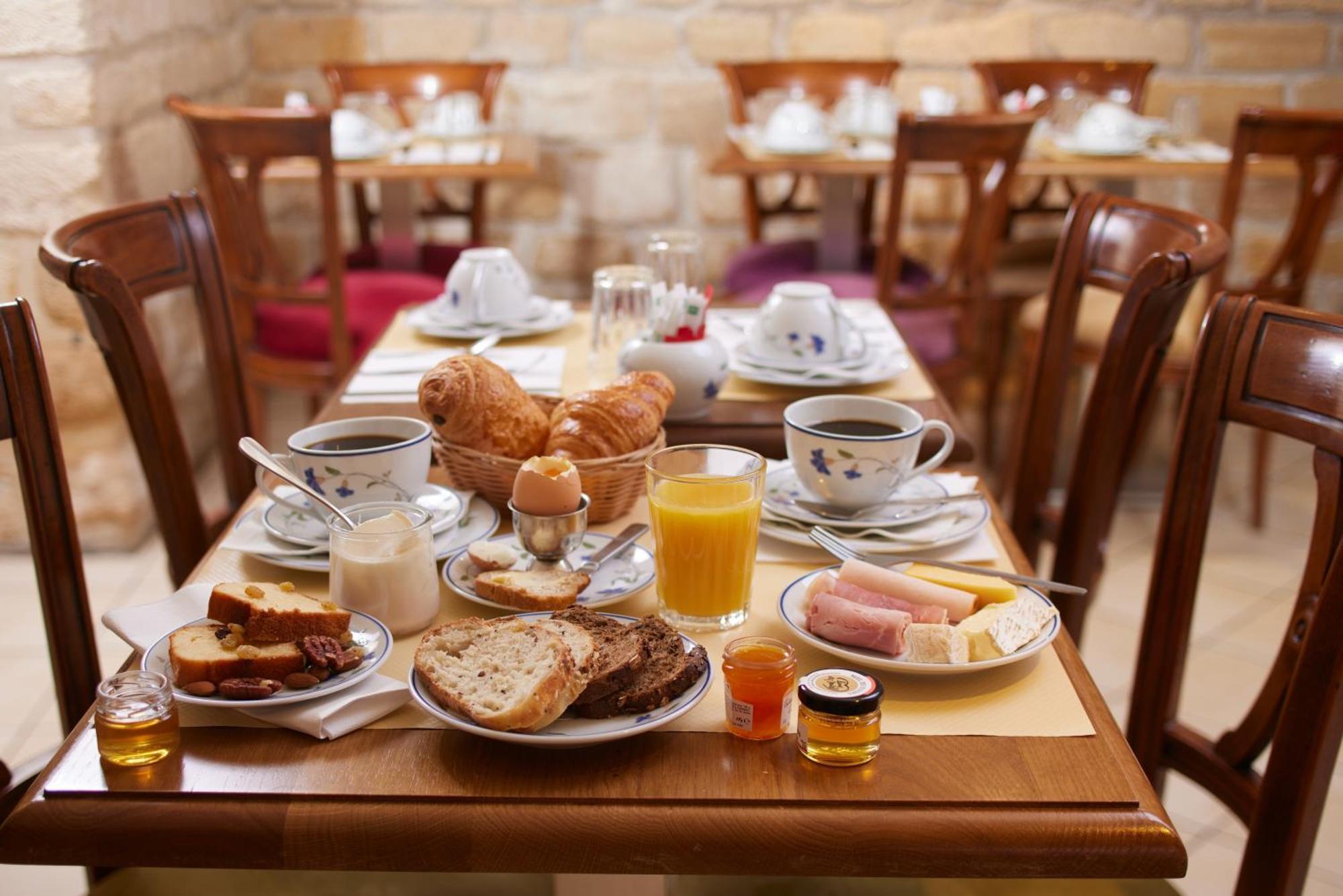 Hotel Le Relais Montmartre Paris