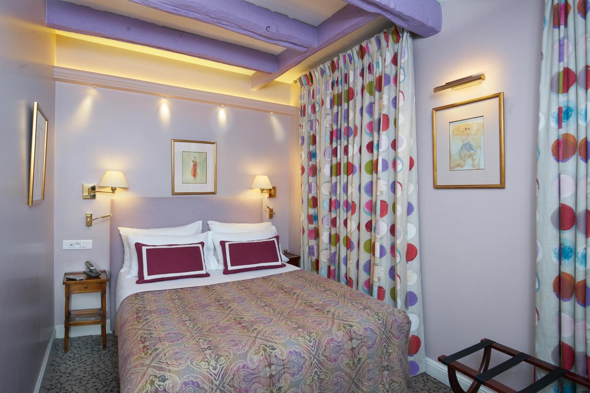 Le Relais Montmartre 4* Parigi