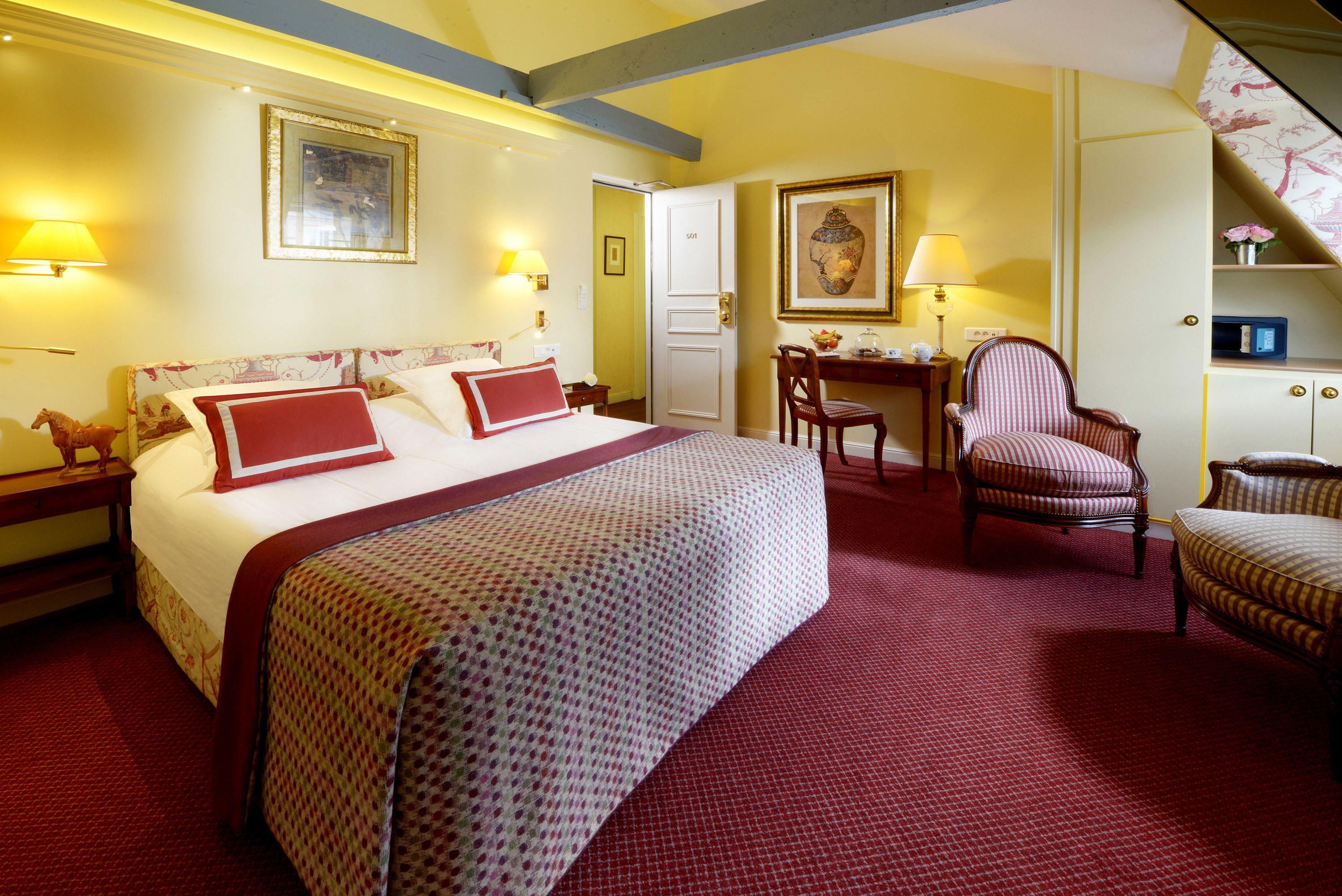 Le Relais Montmartre Parigi
