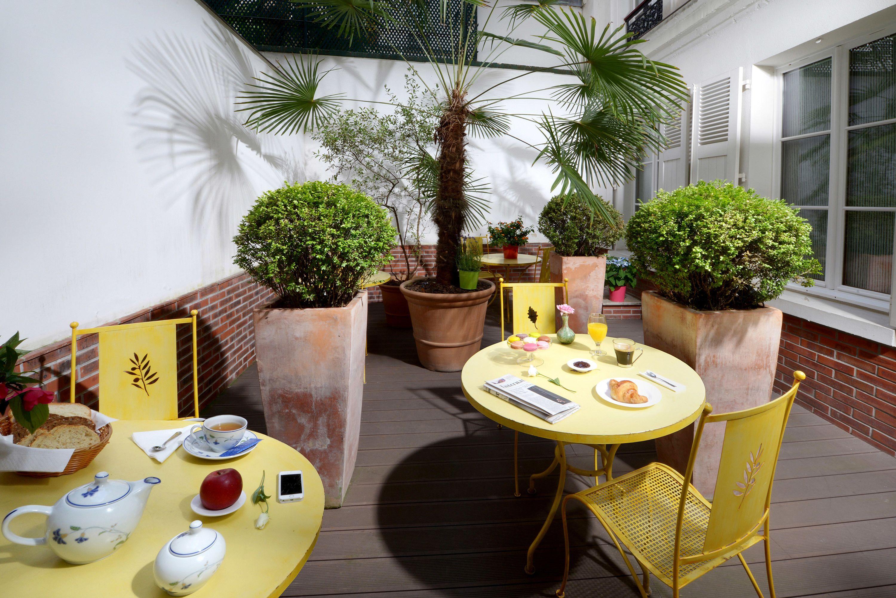 Le Relais Montmartre Parigi