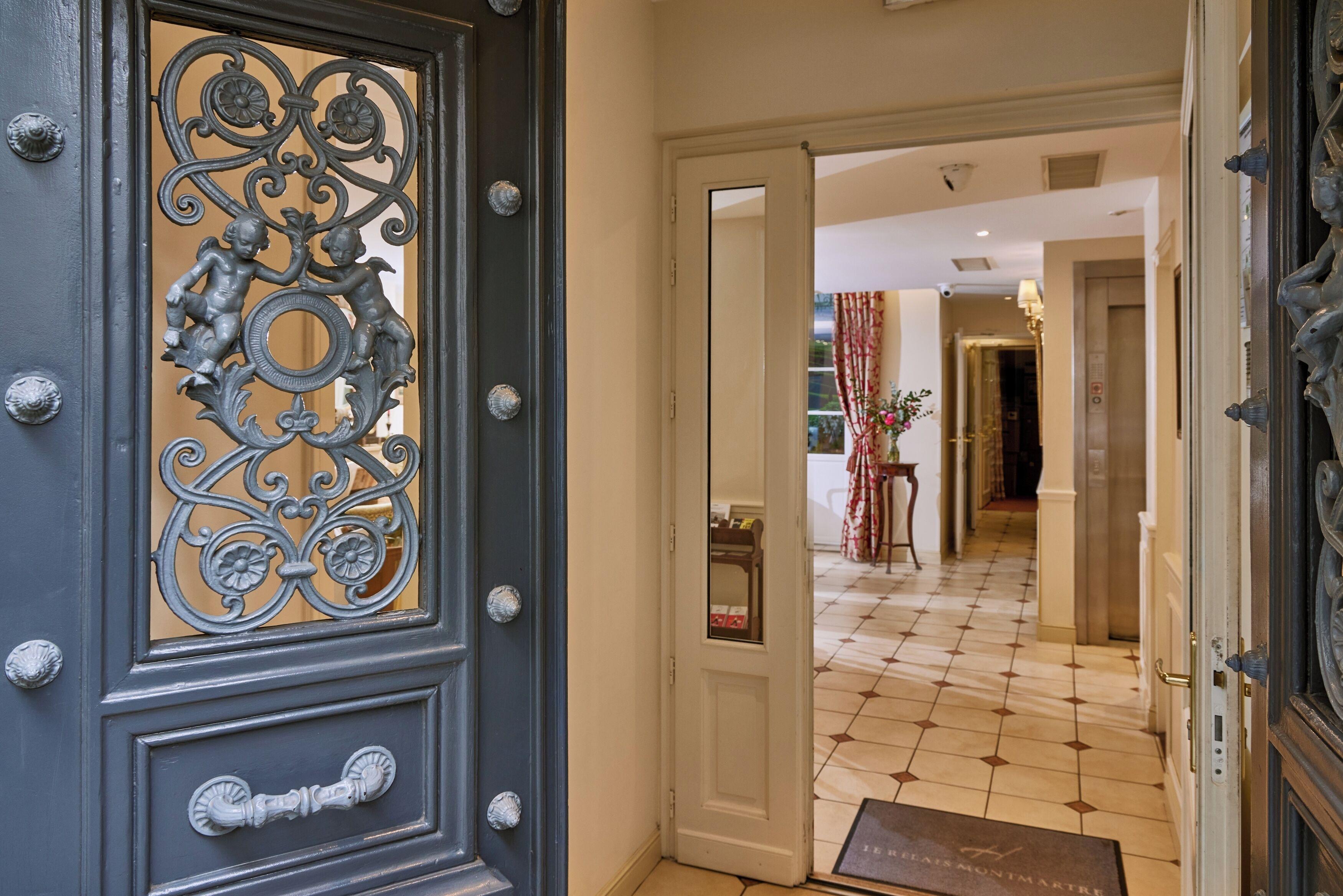 Le Relais Montmartre Parigi