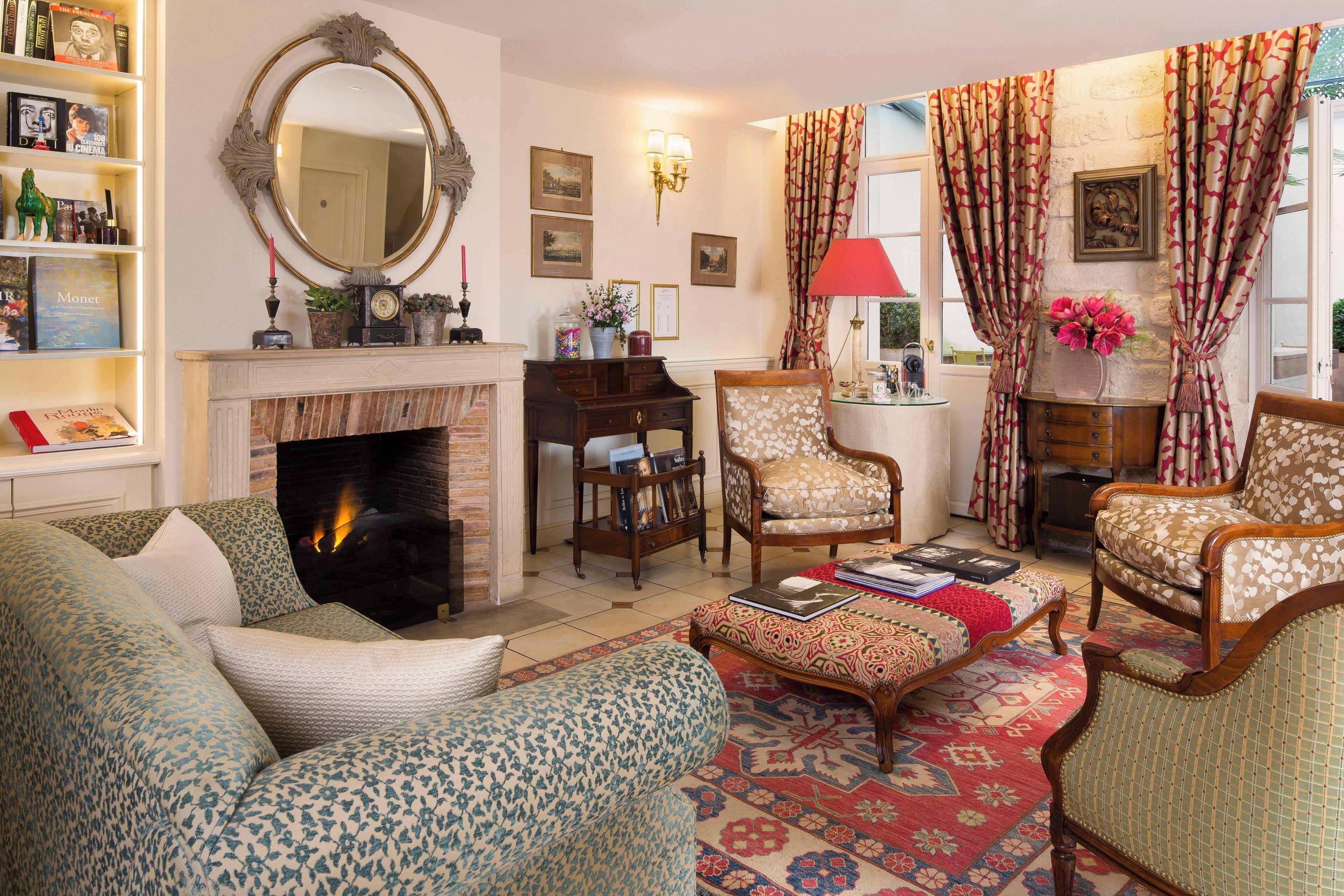 Le Relais Montmartre Hotel 4*