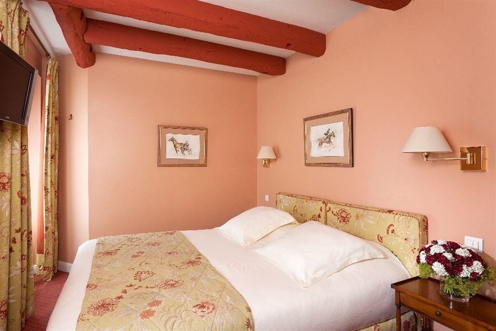 Le Relais Montmartre 4* Paris